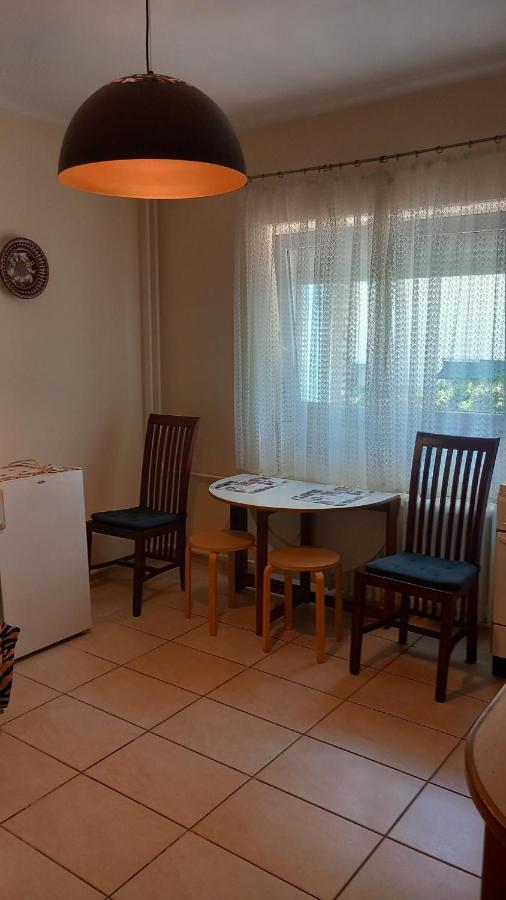 Elena Villa Heviz Luaran gambar