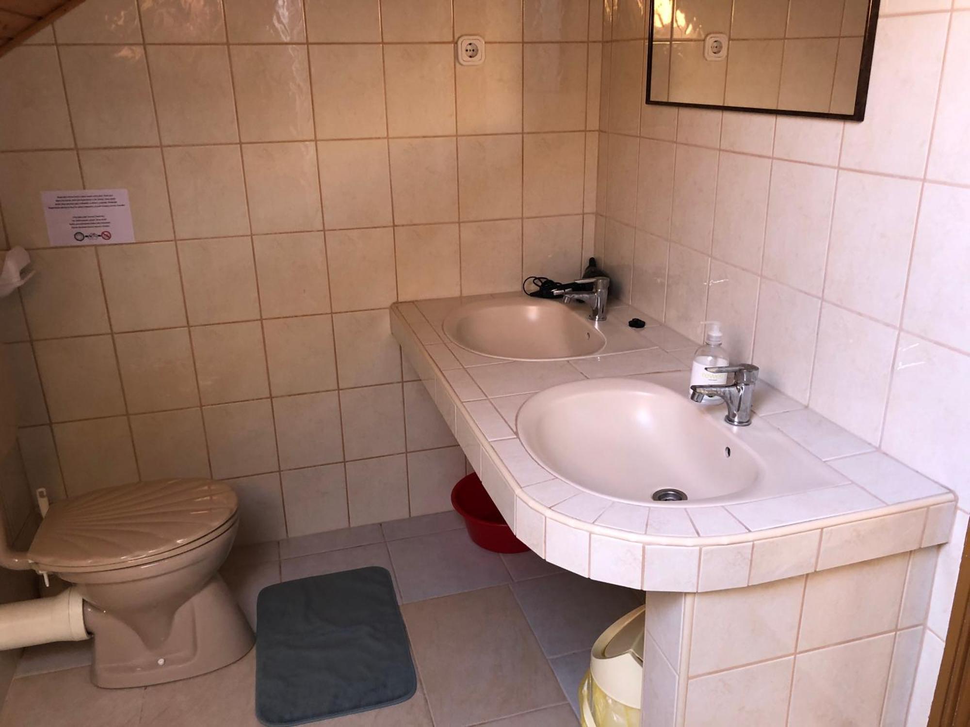 Elena Villa Heviz Luaran gambar