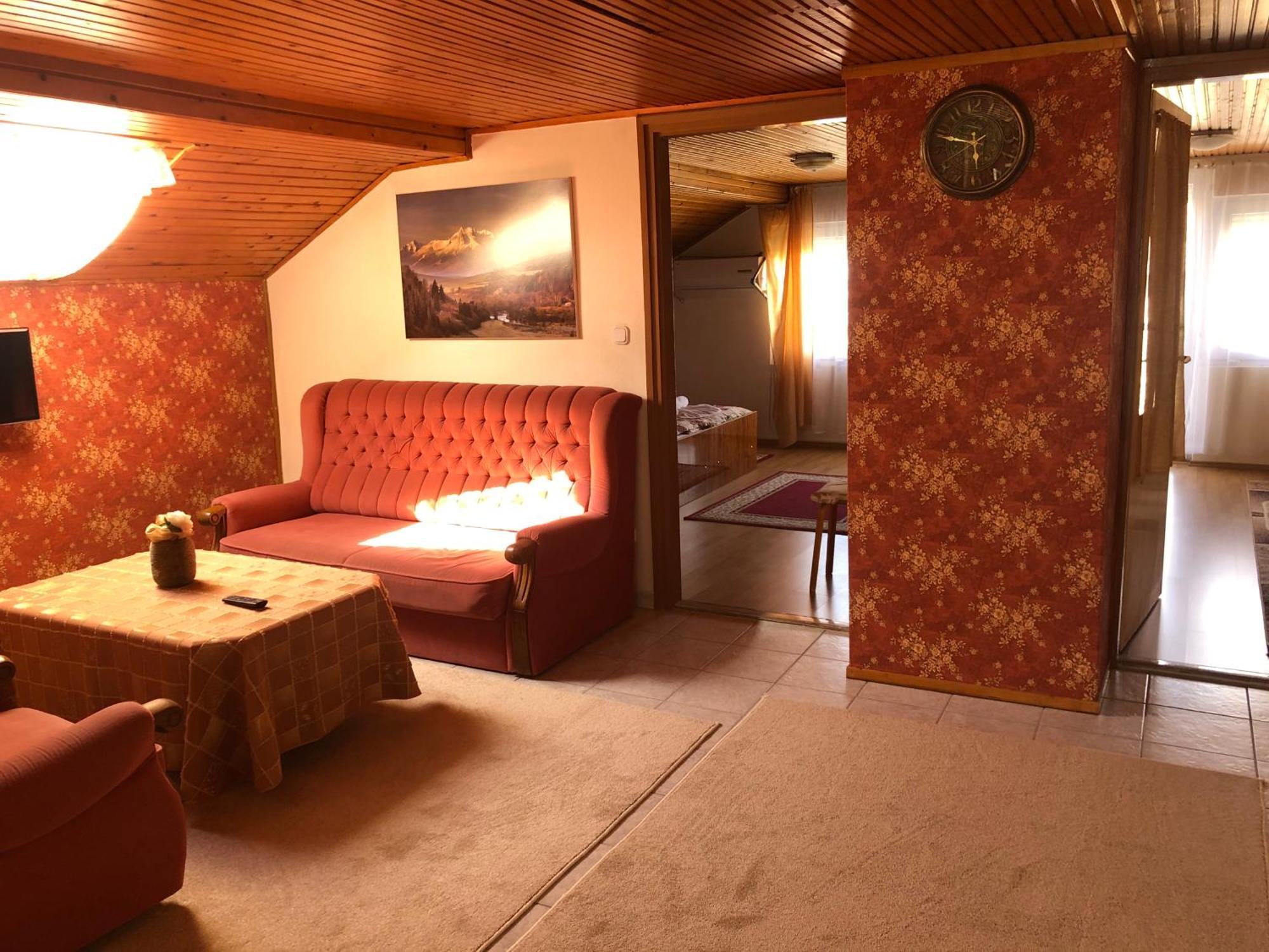 Elena Villa Heviz Luaran gambar