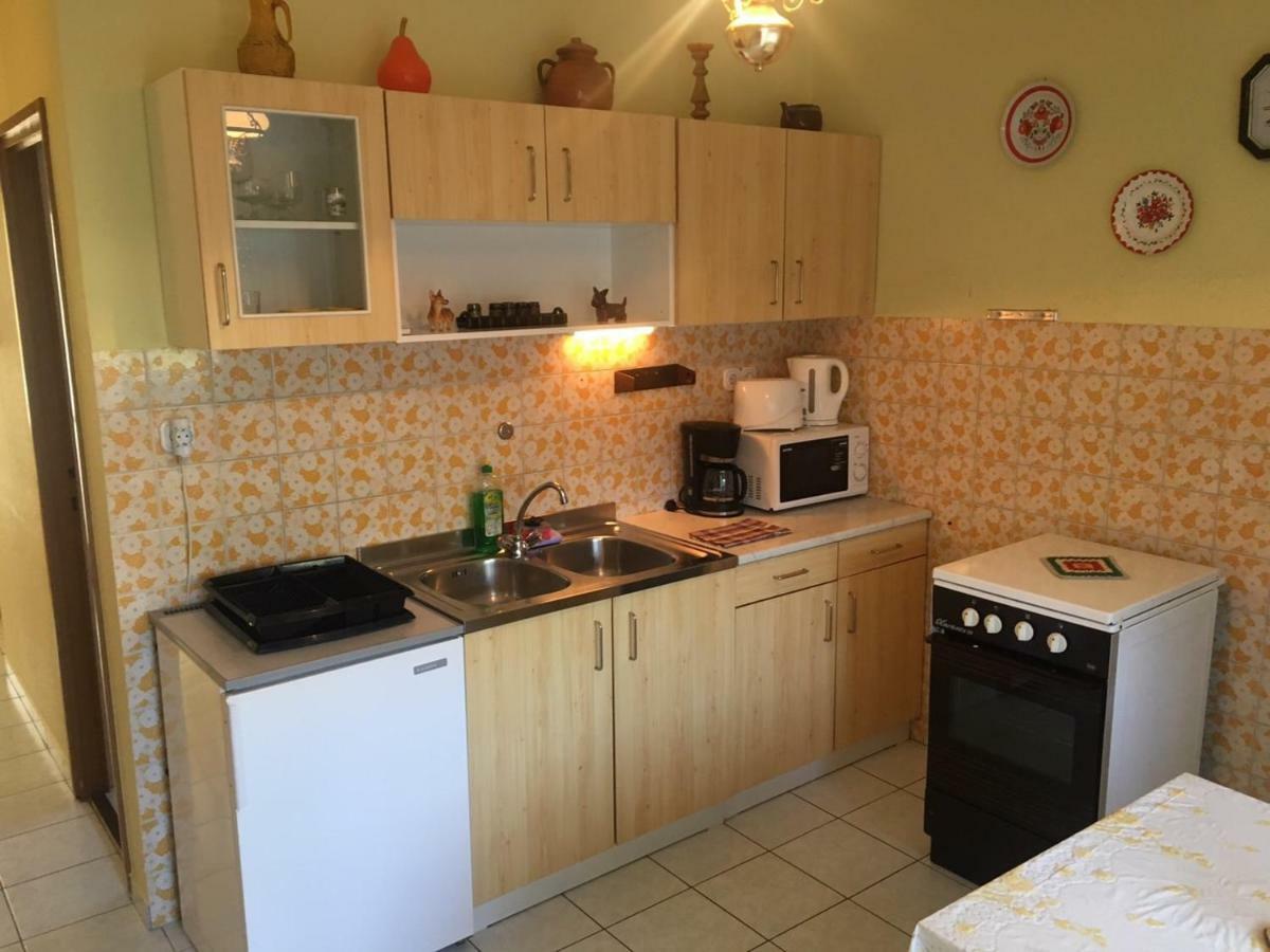Elena Villa Heviz Luaran gambar