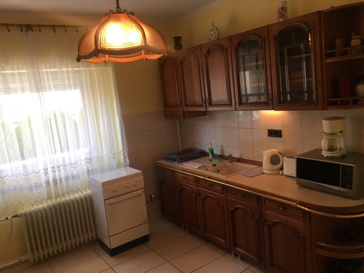 Elena Villa Heviz Luaran gambar
